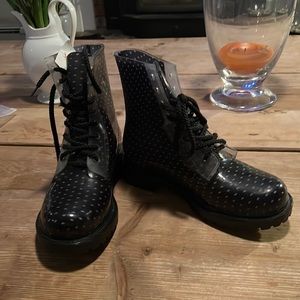 NWOT Women’s size 9 Dirty Laundry by Chinese Laundry roadie boots